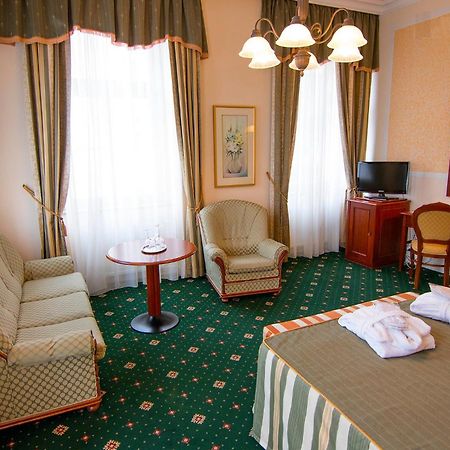Humboldt Park Hotel & Spa Карлови Вари Екстериор снимка