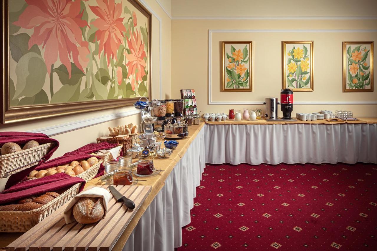 Humboldt Park Hotel & Spa Карлови Вари Екстериор снимка