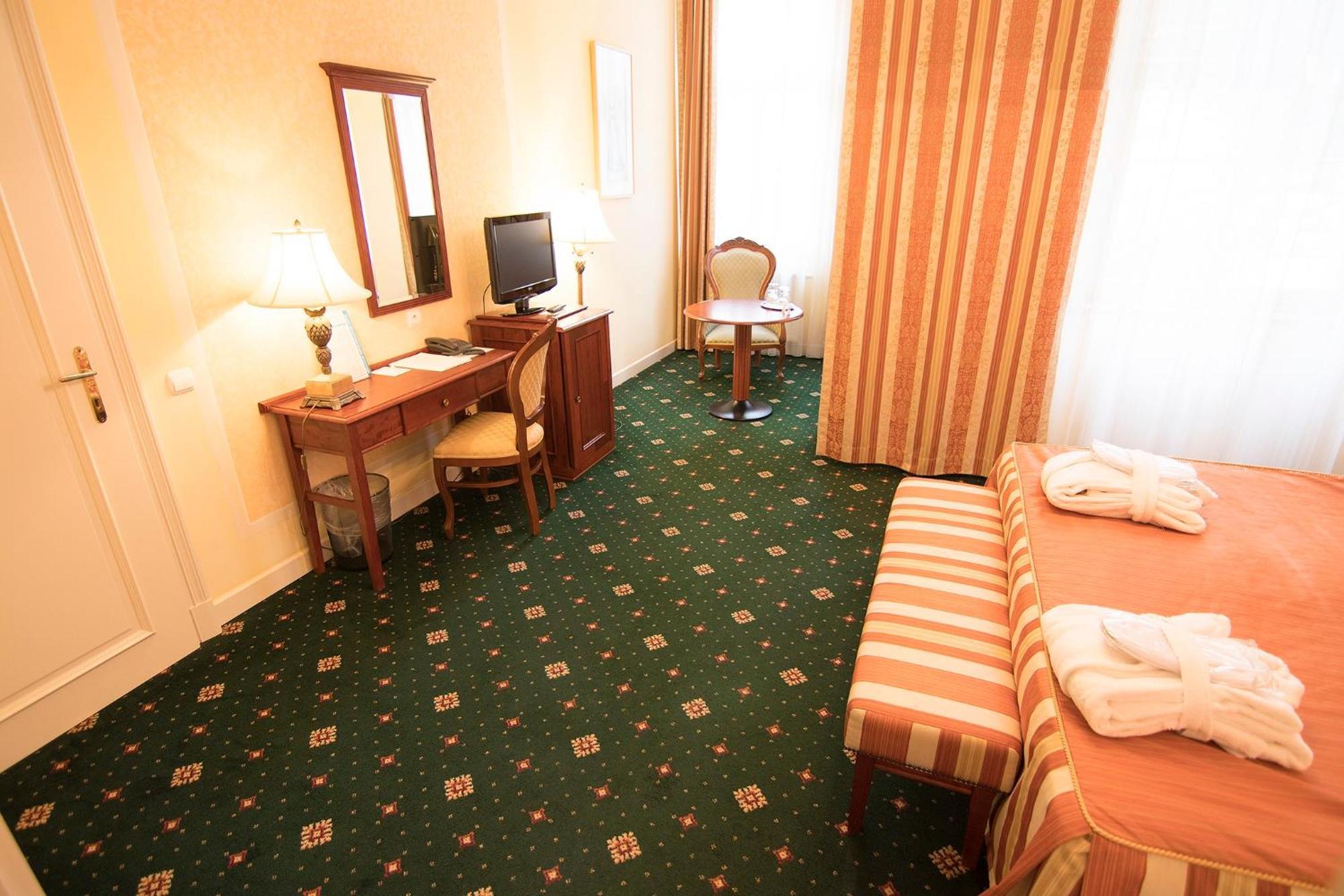 Humboldt Park Hotel & Spa Карлови Вари Екстериор снимка