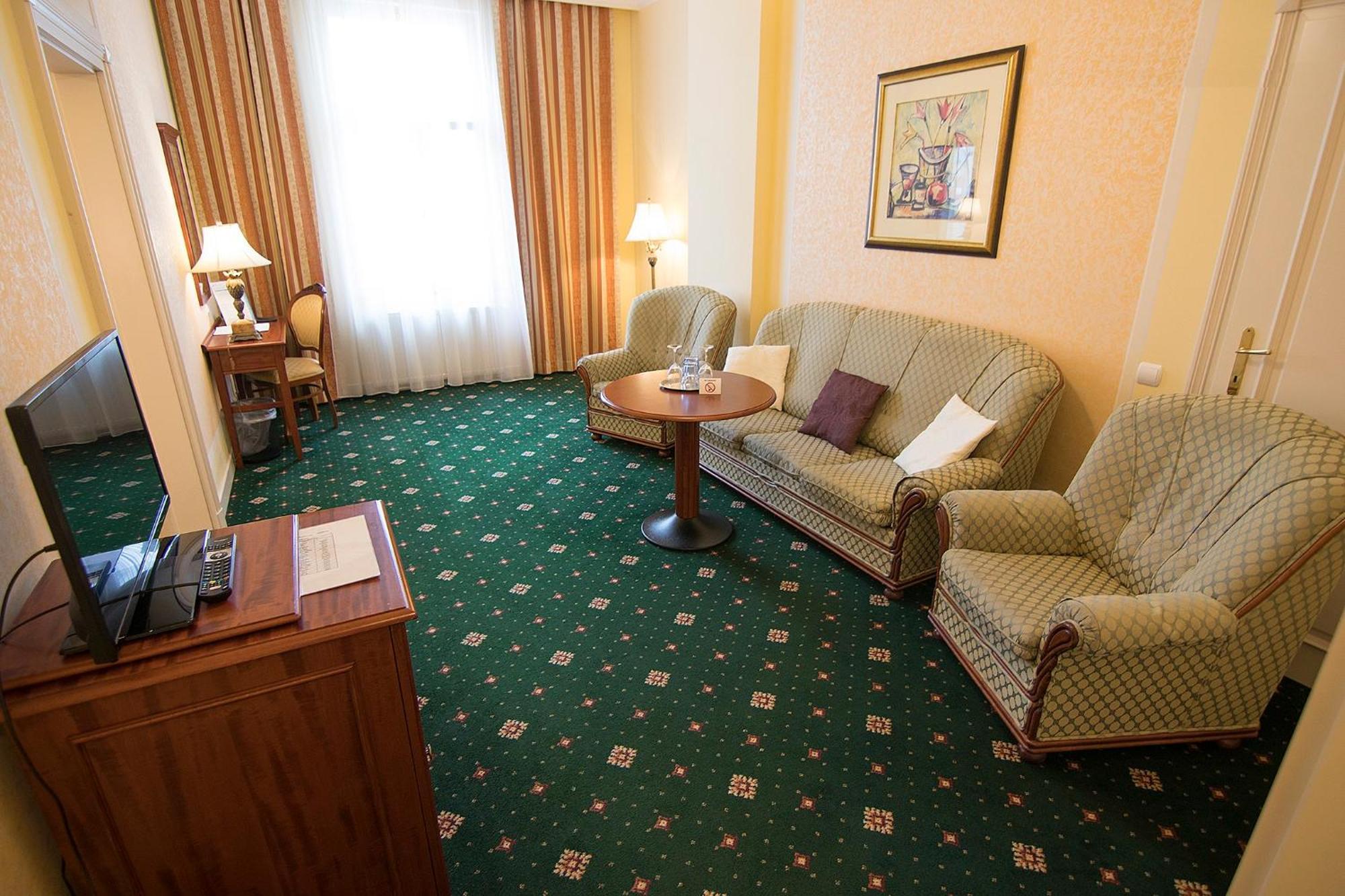 Humboldt Park Hotel & Spa Карлови Вари Екстериор снимка